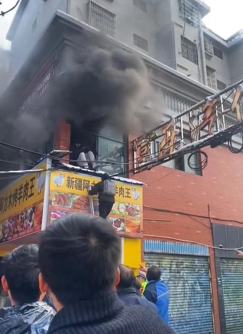 江西新余市渝水区一临街店铺发生火灾