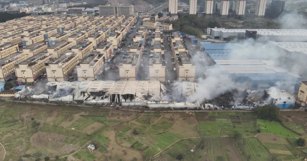 批发市场发生火灾