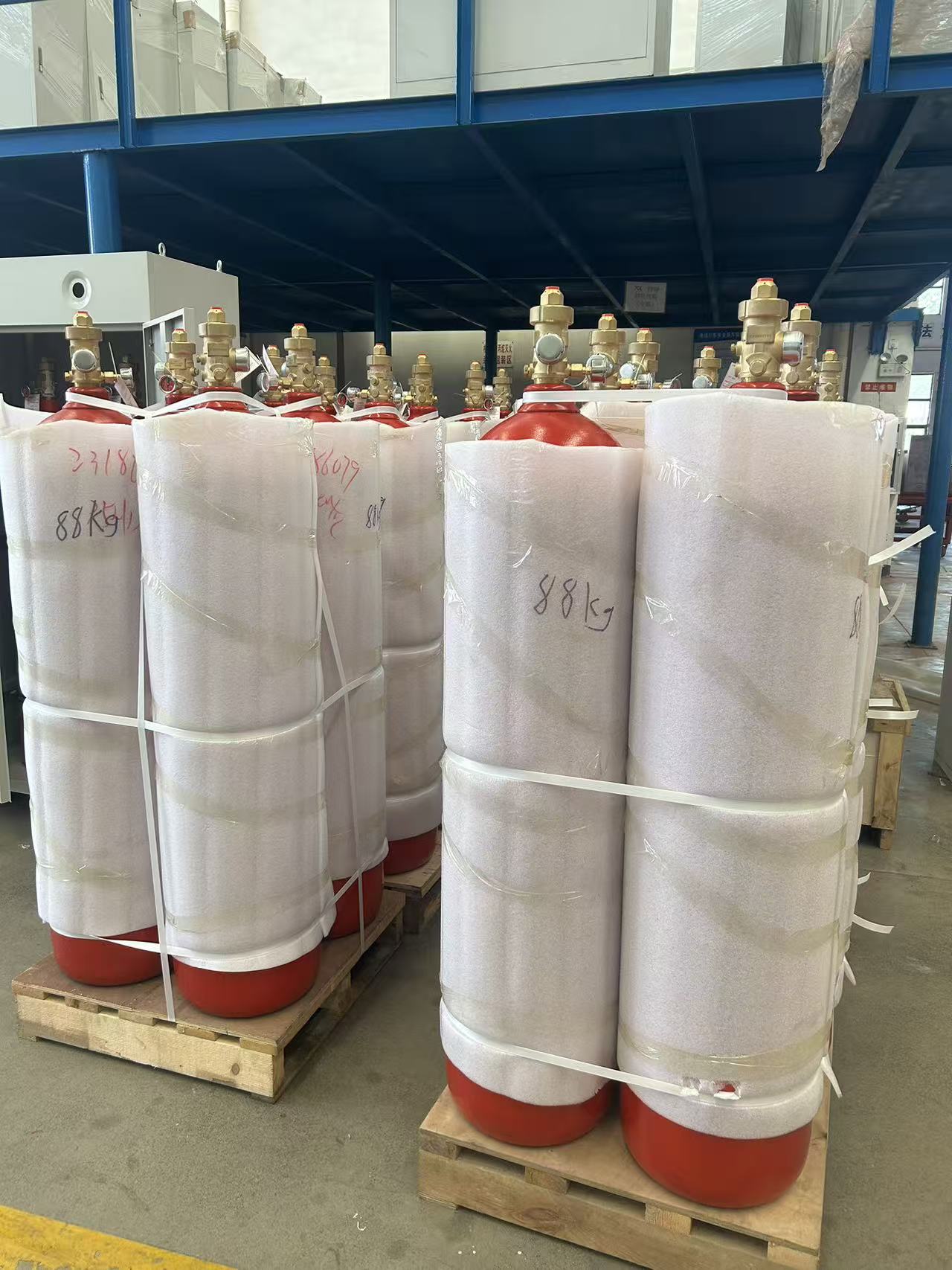 柜式七氟丙烷出厂前的打包发货